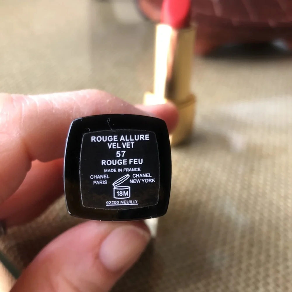 Chanel Rouge Feu - Picture 2 of 3